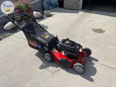 Photo of Toro 21", Personal Pace, Electric Start Lawnmower - 1