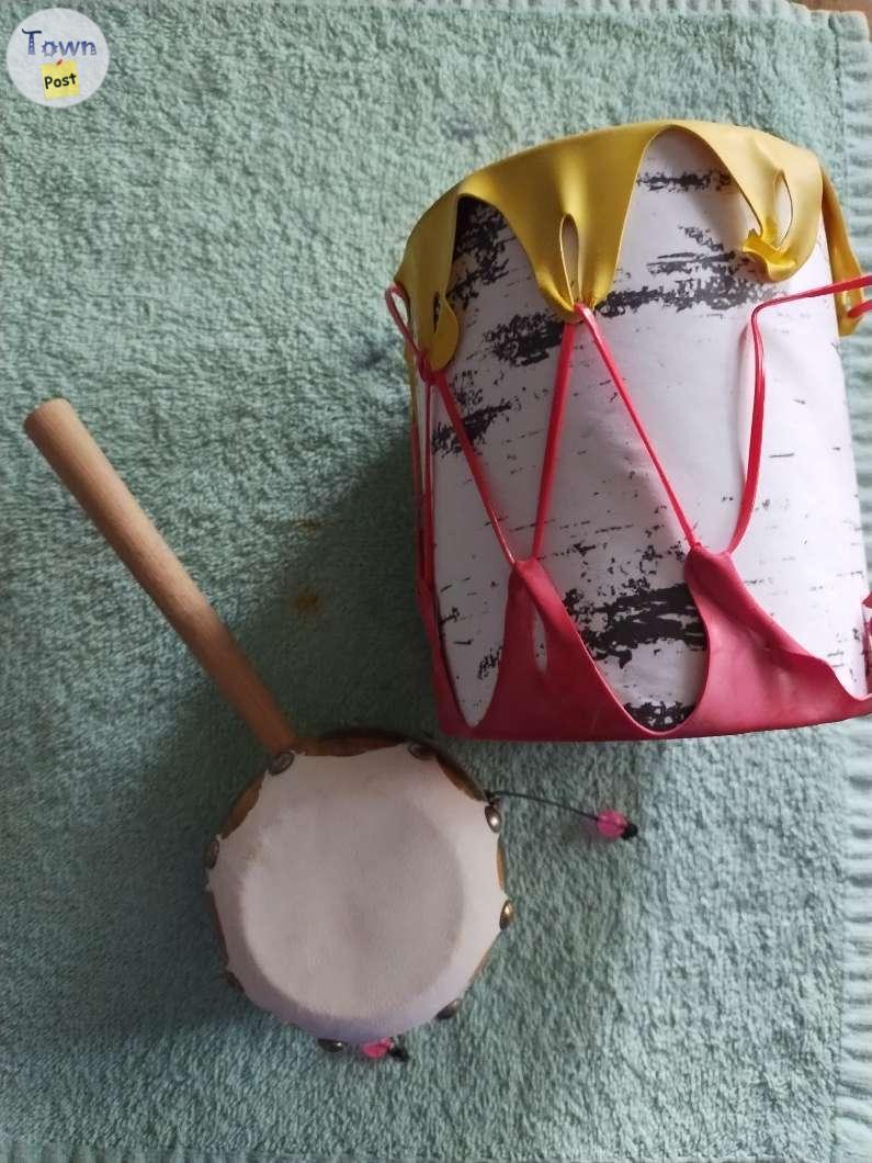 Photo of Souvenir drum set 