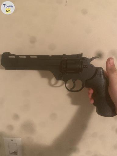 Photo of Crossman revolver pellet/steel BB gun  - 1