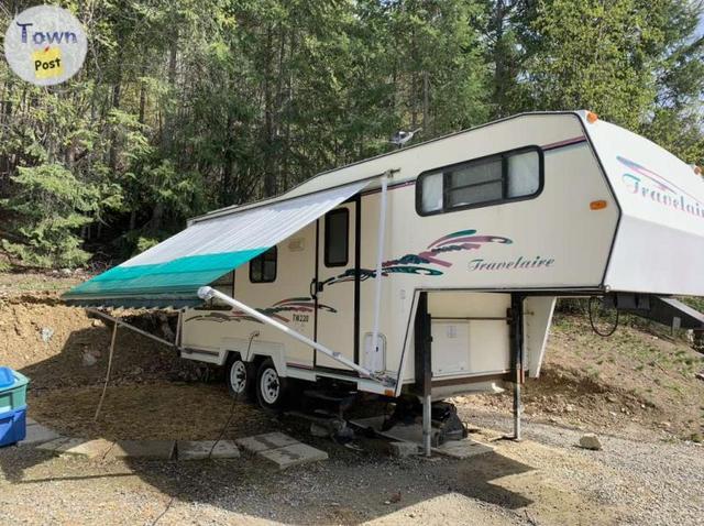 Photo of 1998 Travelaire TW220 5th wheel trailer 