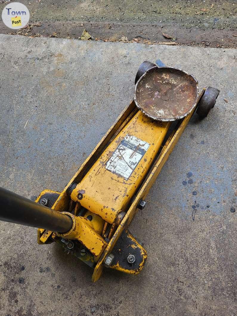 Photo of Floor jack 3 1/2 ton 