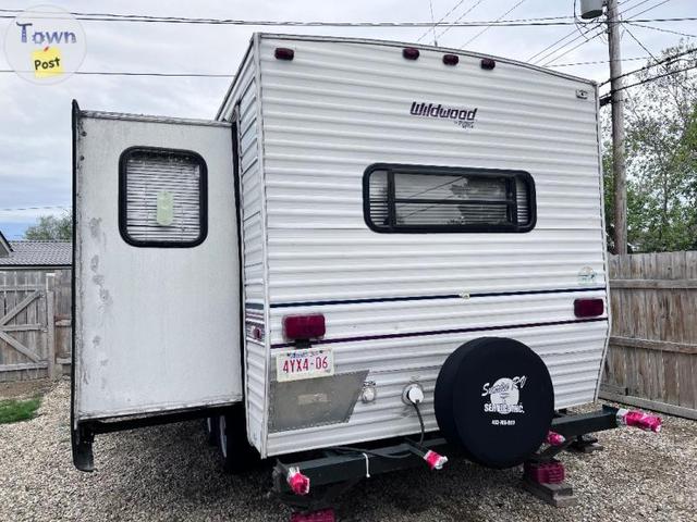 Photo of 1999 Wildwood 5th Wheel Trailer 