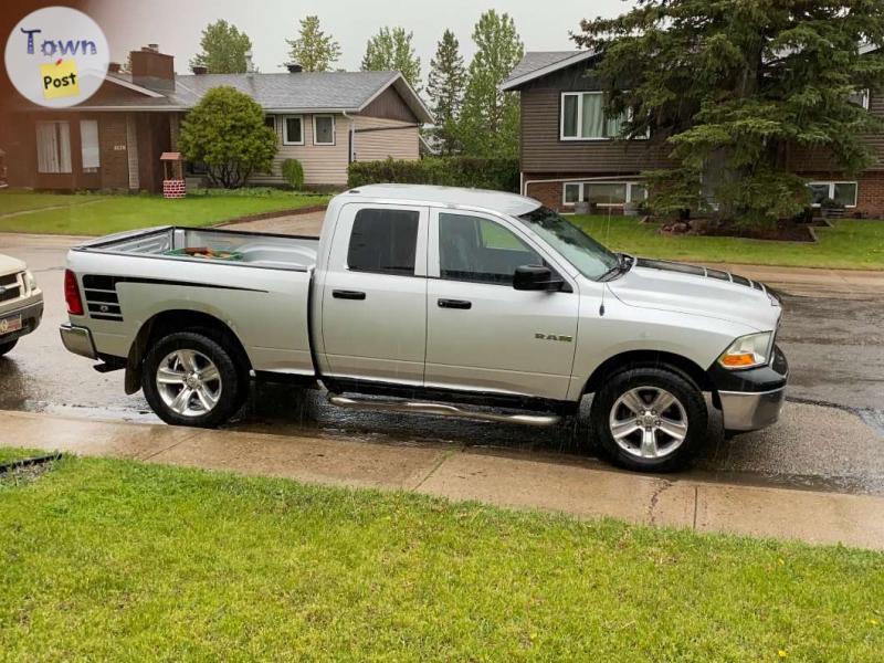 Photo of 2010 Dodge 1500, 4x4, low kms, trailer tow, crew cab. 