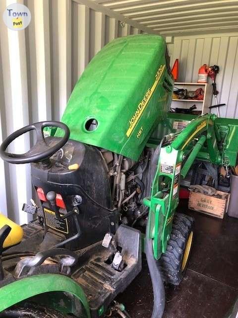 Photo of John Deere 2320 Utility Tractor