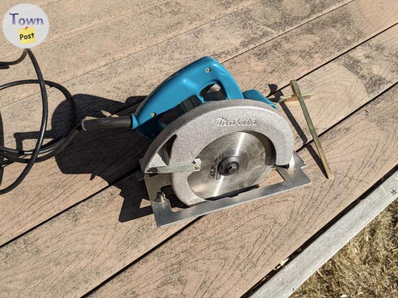 Photo of Makita 7¼ Corded Circular Saw 5007NB