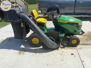 Photo of John deer lawn tractor S140 - 2