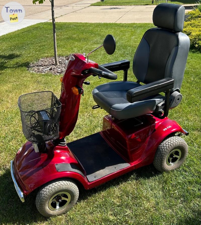 Photo of 4-WHEEL MOBILITY SCOOTER 