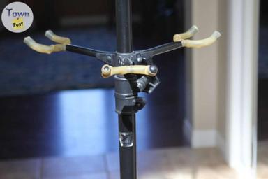 Photo of Yorkville 6 Guitar Stand - 1