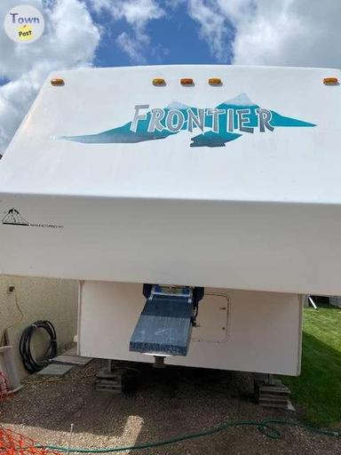 Photo of Frontier 2000 5th wheel 28Ft.  - 1