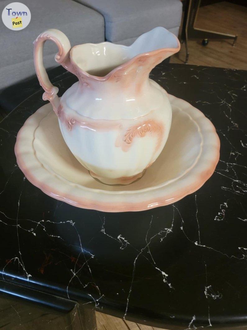 Photo of Water pitcher and basin 