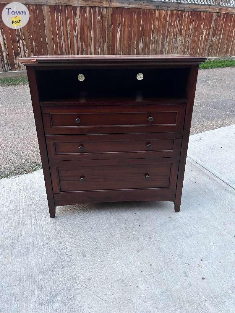 Photo of Dresser