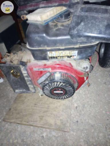 Photo of Briggs and Stratton 9hp gas engine motor trade - 1