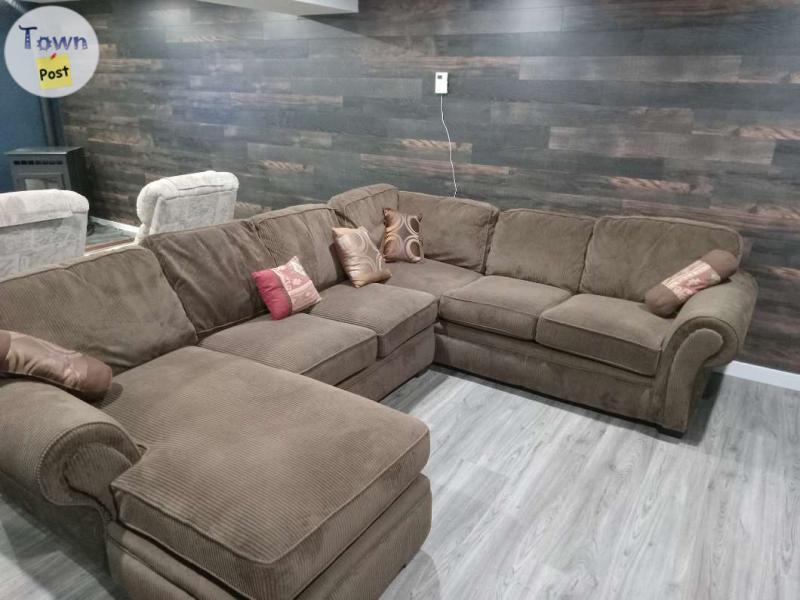 Photo of 3 piecs sectional couch