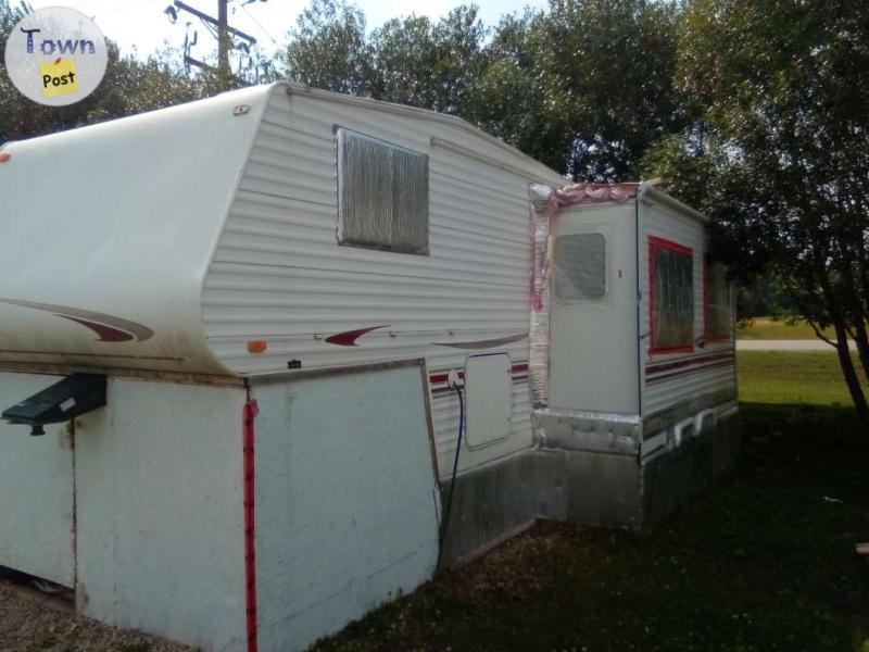 Photo of 2003 kustom sportster, 23' 5th wheel