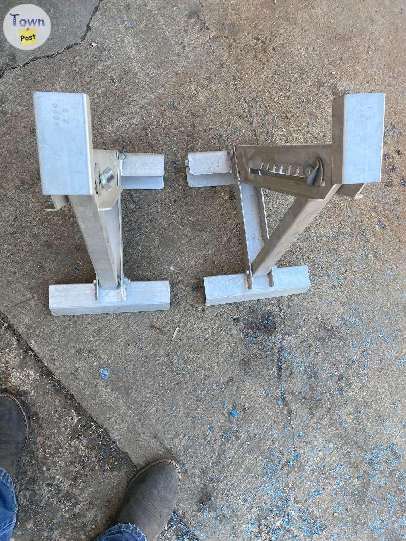 Photo of Ladder, Ladder jacks