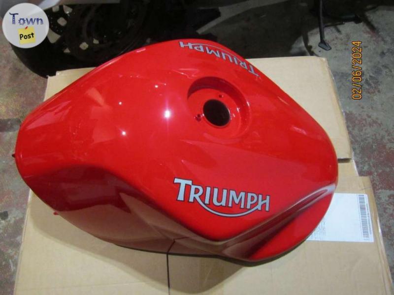 Photo of Triumph 1050 Sprint GT gas tank New..