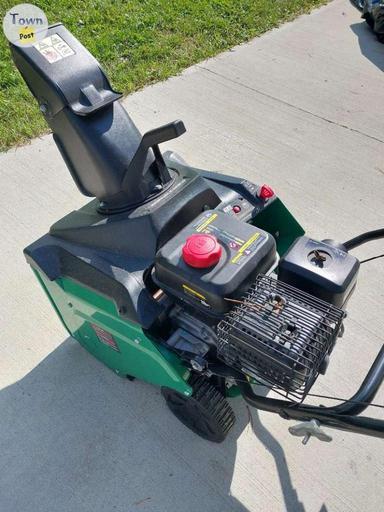 Photo of Certified snowblower new condition! - 2