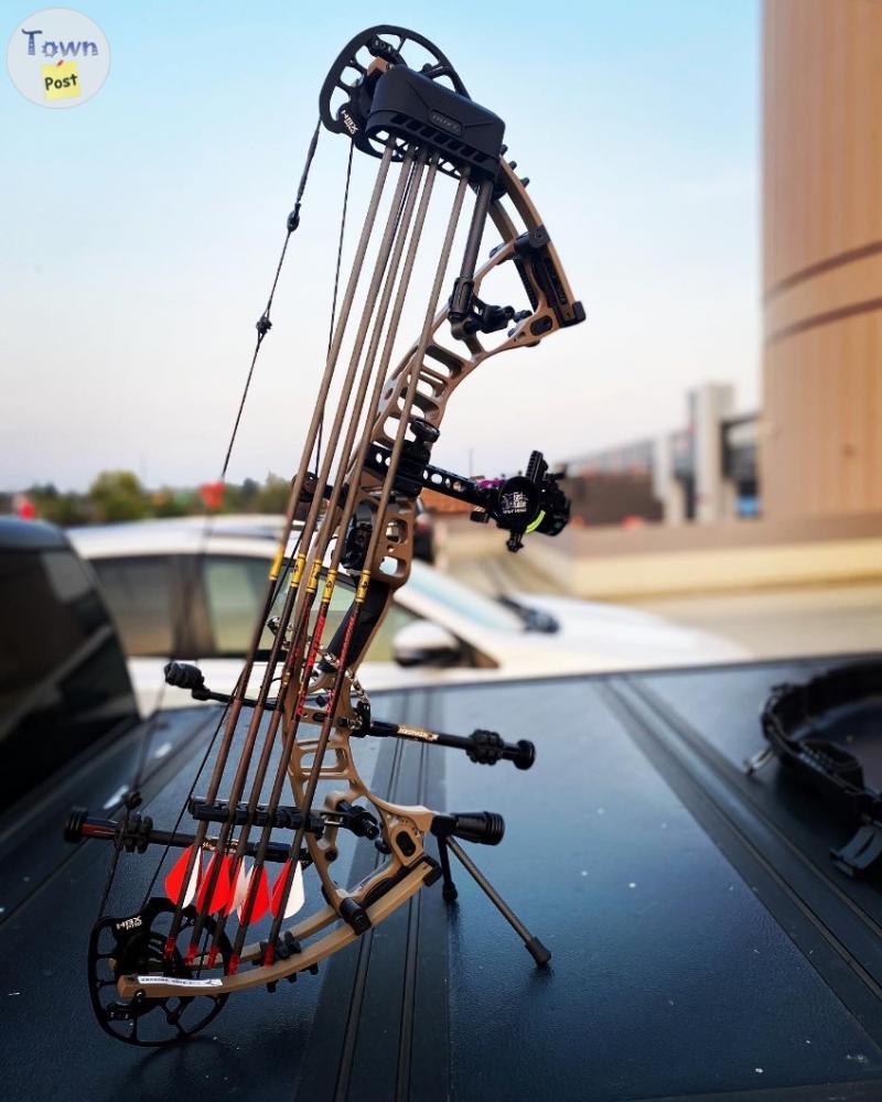 Photo of Hoyt VTM 34 compound bow