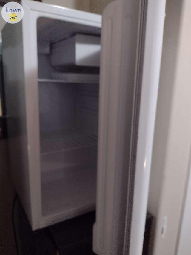 Photo of Small fridge 