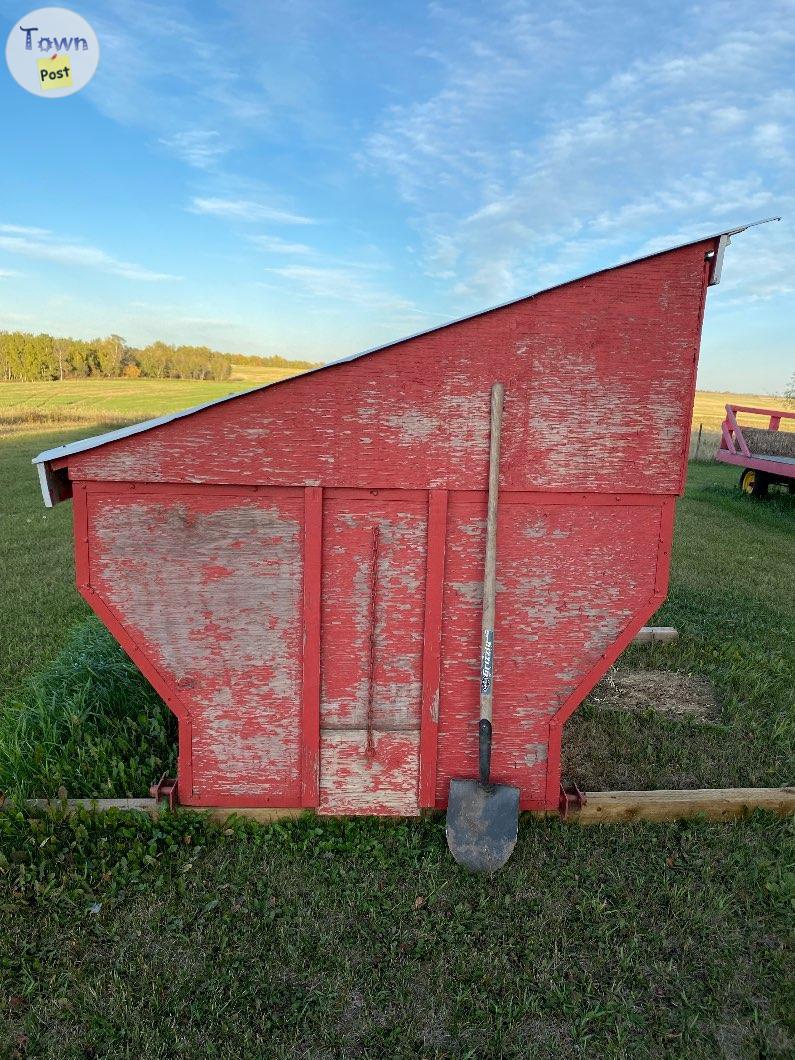 Photo of Feed/Grain box