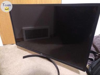 Photo of LG 32" FHD Widescreen LED IPS Monitor  - 1