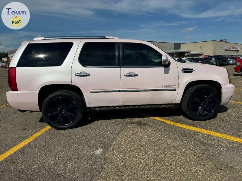 Photo of 2011 cadillac escalade