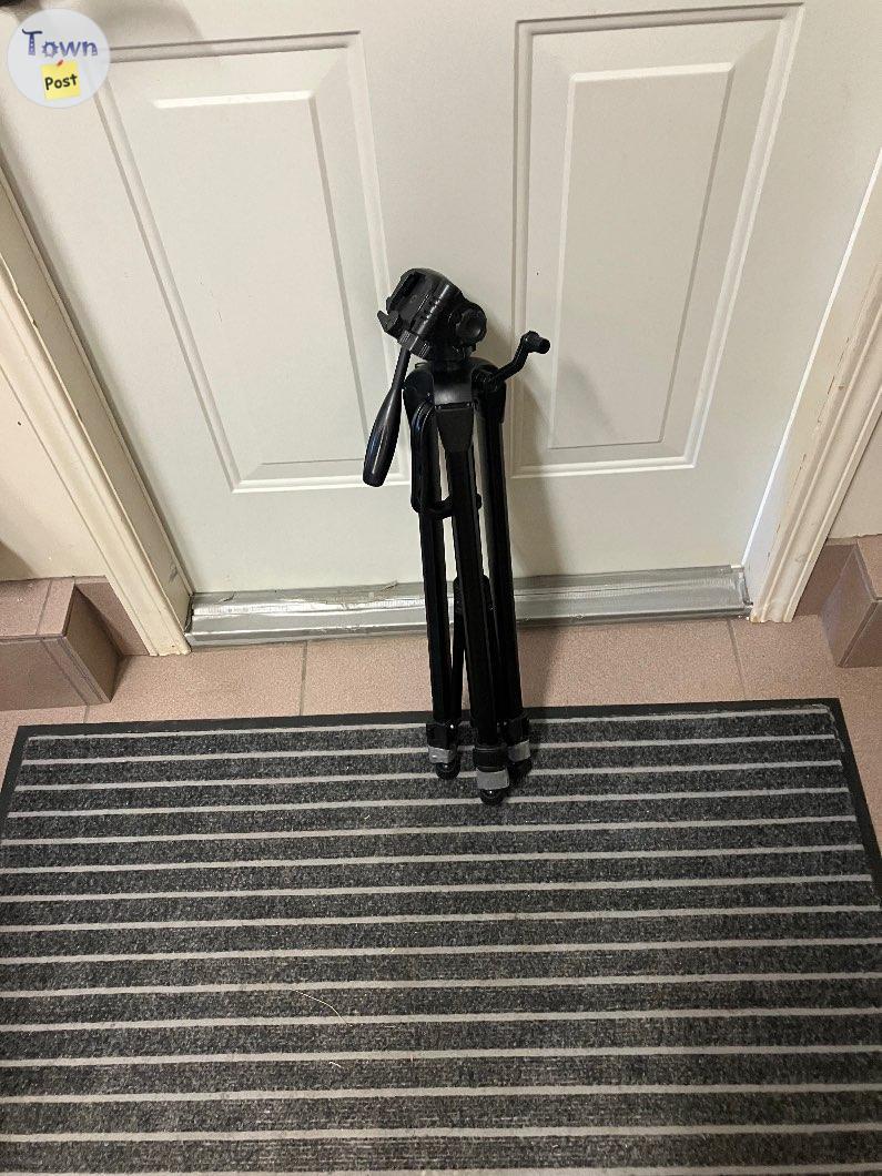 Photo of Kodak TR650 Tripod 