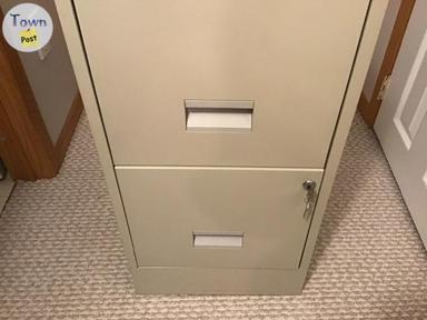 Photo of Locking file cabinet - 2