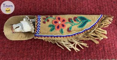 Photo of CUSTOM BUILT PATCH KNIFE WITH ANTLER, HAND CARVED BEAR'S HEAD GRIP - 1