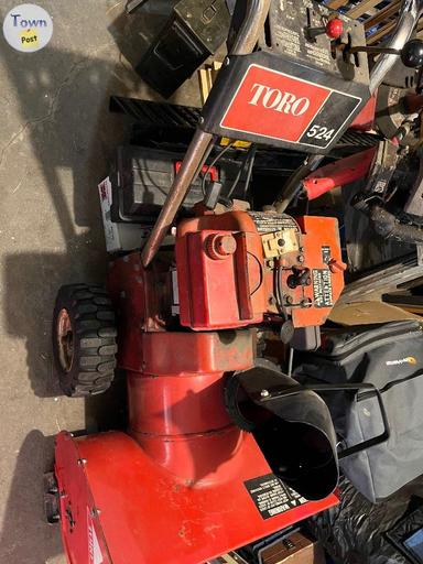 Photo of 5HP, 24” cut TORO snowblower  - 2