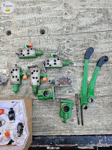 Photo of Deere 2130 hydraulic components  - 1