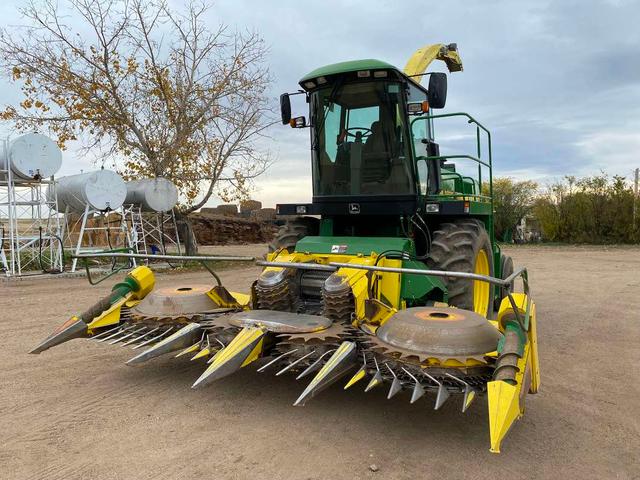 Photo of John Deere6610 Silage Cutter / Forage Harvester