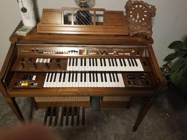 Photo of Antique piano - 2