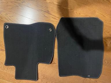 Photo of floor mats  (from the vechile)  2017 CRV   - 1